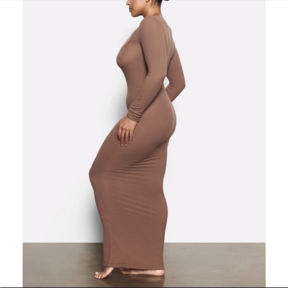 Skims long sleeve dress - Picture 2 of 6